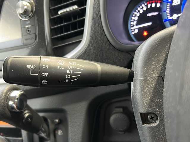 スズキ ワゴンＲ スティングレー X 石川県 2014(平26)年 6.5万km クリスタルホワイトP 純正SDナビ/・Bluetooth/・AM/・FM/・ワンセグTV/・USB/・HDMI/・iPod/・video/プリクラッシュ/・バックカメラ/・フロントグリルイルミネーション/・LEDヘッドライト/・フォグランプ/・オートライト/・純正アルミホイール/・純正フロアマット/・ステアリングリモコン/・シートヒーター/・スマートキー/・プッシュスタート/・ETC/・ドアバイザー