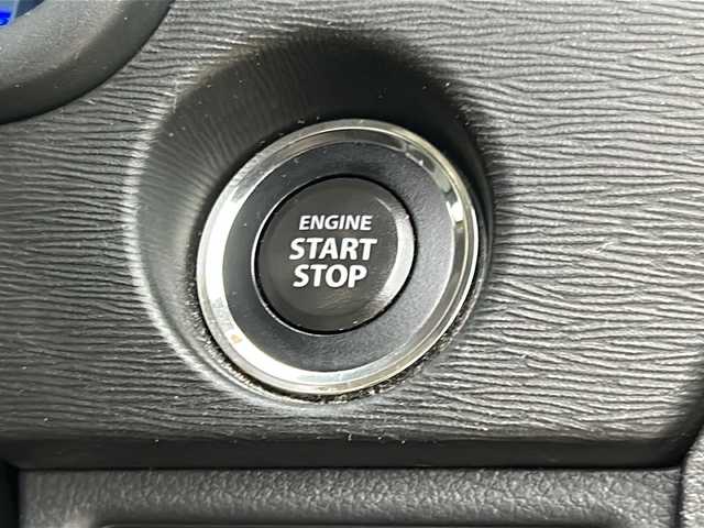 スズキ ワゴンＲ スティングレー X 石川県 2014(平26)年 6.5万km クリスタルホワイトP 純正SDナビ/・Bluetooth/・AM/・FM/・ワンセグTV/・USB/・HDMI/・iPod/・video/プリクラッシュ/・バックカメラ/・フロントグリルイルミネーション/・LEDヘッドライト/・フォグランプ/・オートライト/・純正アルミホイール/・純正フロアマット/・ステアリングリモコン/・シートヒーター/・スマートキー/・プッシュスタート/・ETC/・ドアバイザー