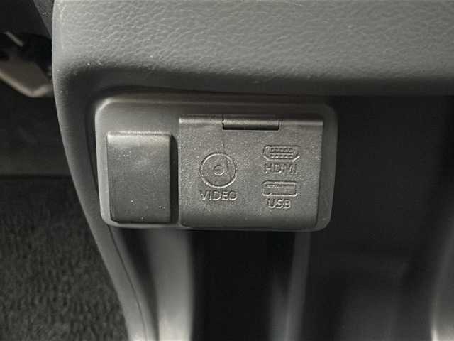 スズキ ワゴンＲ スティングレー X 石川県 2014(平26)年 6.5万km クリスタルホワイトP 純正SDナビ/・Bluetooth/・AM/・FM/・ワンセグTV/・USB/・HDMI/・iPod/・video/プリクラッシュ/・バックカメラ/・フロントグリルイルミネーション/・LEDヘッドライト/・フォグランプ/・オートライト/・純正アルミホイール/・純正フロアマット/・ステアリングリモコン/・シートヒーター/・スマートキー/・プッシュスタート/・ETC/・ドアバイザー