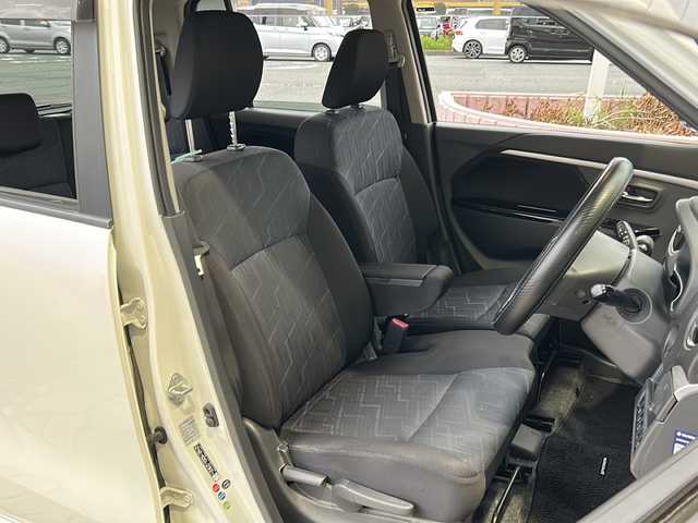 スズキ ワゴンＲ スティングレー X 石川県 2014(平26)年 6.5万km クリスタルホワイトP 純正SDナビ/・Bluetooth/・AM/・FM/・ワンセグTV/・USB/・HDMI/・iPod/・video/プリクラッシュ/・バックカメラ/・フロントグリルイルミネーション/・LEDヘッドライト/・フォグランプ/・オートライト/・純正アルミホイール/・純正フロアマット/・ステアリングリモコン/・シートヒーター/・スマートキー/・プッシュスタート/・ETC/・ドアバイザー