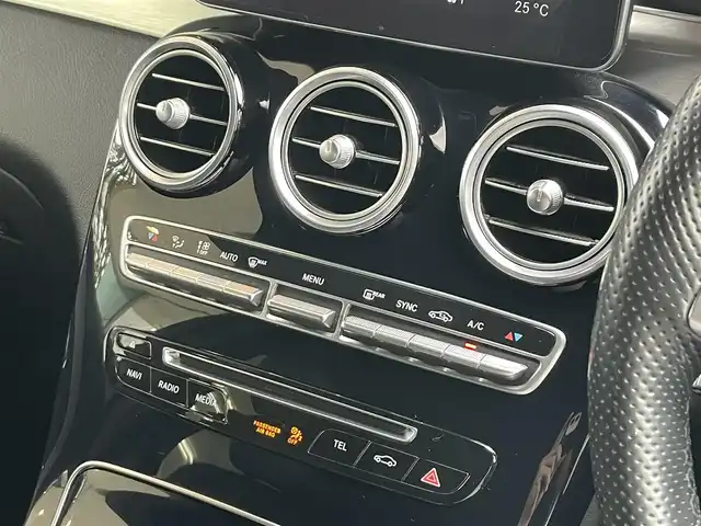 メルセデス・ベンツ ＧＬＣ２５０ 4マチック スポーツ 静岡県 2016(平28)年 8.8万km カバンサイトブルー レーダーセーフティパッケージ/ＡＣＣ　/ＨＵＤ/パークトロニック/純正ナビ　/地デジ　/３６０度カメラ　/半革シート　/メモリー付きＰＷシート　/シートヒーター/PWリアゲート/インテリジェントライト　/ＡＭＧ１９インチＡＷ　/スペアキー/保証書/取説