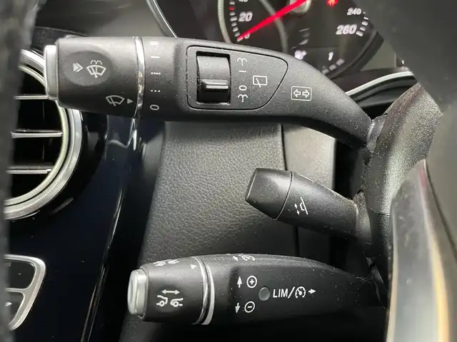 メルセデス・ベンツ ＧＬＣ２５０ 4マチック スポーツ 静岡県 2016(平28)年 8.8万km カバンサイトブルー レーダーセーフティパッケージ/ＡＣＣ　/ＨＵＤ/パークトロニック/純正ナビ　/地デジ　/３６０度カメラ　/半革シート　/メモリー付きＰＷシート　/シートヒーター/PWリアゲート/インテリジェントライト　/ＡＭＧ１９インチＡＷ　/スペアキー/保証書/取説