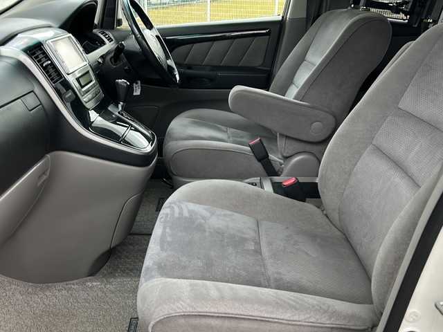 トヨタ アルファード Ｖ AS プレミアム アルカンターラ 富山県 2004(平16)年 12.1万km ホワイトパールマイカ ツインサンルーフ/両側パワースライドドア/純正HDDナビ(NHDT-W54V)/DVD再生/バックカメラ/ETC/純正17インチAW/後席モニター(V7T-R54)/電格ドアミラー/キーレスエントリー/HIDヘッドライト/フォグ/純正フロアマット/皮巻きステアリング/純正ドアバイザー/ISOFIX対応/ステアリングスイッチ/バニティミラー(D/N)/保証書・スペアキー×２