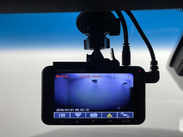 トヨタ クラウン ハイブリッド RS アドバンス Four 道央・札幌 2018(平30)年 8.2万km プレシャスブラックパール ・4WD/・純正ナビ&TV&CD&DVD&BT&SD&Miracast/・全方位カメラ/・サンルーフ/・トヨタセーフティセンス/・レーダークルーズコントロール/・レザーシート/・メモリー付きシート/・前席シートヒーター/・前席ベンチレーション/・ステアリングヒーター/・純正エンジンスターター/・社外ドライブレコーダー/・LEDヘッドライト/・オートライト/・スマートキー/・スペアキー/・純正AW付夏タイヤ積込