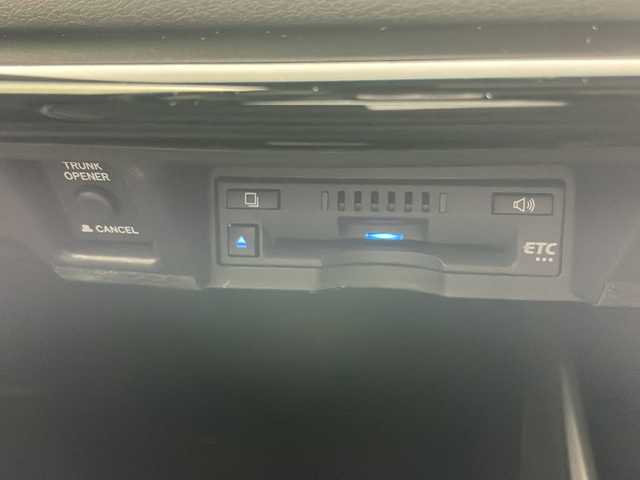 トヨタ クラウン ハイブリッド RS アドバンス Four 道央・札幌 2018(平30)年 8.2万km プレシャスブラックパール ・4WD/・純正ナビ&TV&CD&DVD&BT&SD&Miracast/・全方位カメラ/・サンルーフ/・トヨタセーフティセンス/・レーダークルーズコントロール/・レザーシート/・メモリー付きシート/・前席シートヒーター/・前席ベンチレーション/・ステアリングヒーター/・純正エンジンスターター/・社外ドライブレコーダー/・LEDヘッドライト/・オートライト/・スマートキー/・スペアキー/・純正AW付夏タイヤ積込