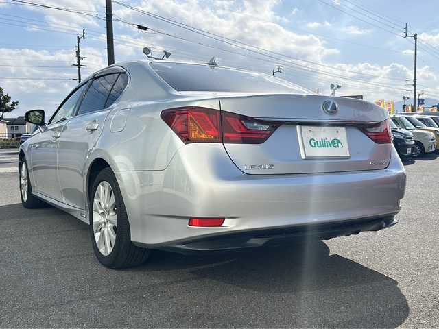 レクサス ＧＳ 450h Iパッケージ 香川県 2012(平24)年 5.7万km ソニックシルバー 登録時走行距離：56216km/純正ナビゲーション/【AM/FM/BT/フルセグ/CD/DVD】/バックカメラ/ブラインドスポットモニター/衝突被害軽減システム/車線逸脱防止支援システム/レーダークルーズコントロール/誤発進抑制制御機能/横滑り防止装置/ステアリングリモコン/ビルトインETC/シートヒーター/エアシート/パワーシート/純正17インチアルミホイール/純正フロアマット/LEDヘッドライト/フォグランプ/オートヘッドライト/スマートキー/プッシュスタート