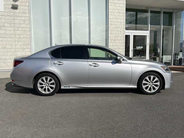 レクサス ＧＳ 450h Iパッケージ 香川県 2012(平24)年 5.7万km ソニックシルバー 登録時走行距離：56216km/純正ナビゲーション/【AM/FM/BT/フルセグ/CD/DVD】/バックカメラ/ブラインドスポットモニター/衝突被害軽減システム/車線逸脱防止支援システム/レーダークルーズコントロール/誤発進抑制制御機能/横滑り防止装置/ステアリングリモコン/ビルトインETC/シートヒーター/エアシート/パワーシート/純正17インチアルミホイール/純正フロアマット/LEDヘッドライト/フォグランプ/オートヘッドライト/スマートキー/プッシュスタート