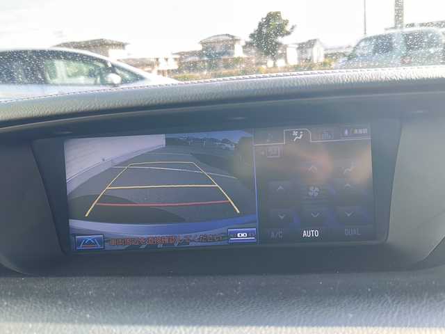 レクサス ＧＳ 450h Iパッケージ 香川県 2012(平24)年 5.7万km ソニックシルバー 登録時走行距離：56216km/純正ナビゲーション/【AM/FM/BT/フルセグ/CD/DVD】/バックカメラ/ブラインドスポットモニター/衝突被害軽減システム/車線逸脱防止支援システム/レーダークルーズコントロール/誤発進抑制制御機能/横滑り防止装置/ステアリングリモコン/ビルトインETC/シートヒーター/エアシート/パワーシート/純正17インチアルミホイール/純正フロアマット/LEDヘッドライト/フォグランプ/オートヘッドライト/スマートキー/プッシュスタート