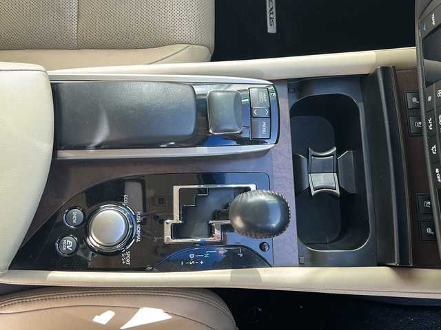 レクサス ＧＳ 450h Iパッケージ 香川県 2012(平24)年 5.7万km ソニックシルバー 登録時走行距離：56216km/純正ナビゲーション/【AM/FM/BT/フルセグ/CD/DVD】/バックカメラ/ブラインドスポットモニター/衝突被害軽減システム/車線逸脱防止支援システム/レーダークルーズコントロール/誤発進抑制制御機能/横滑り防止装置/ステアリングリモコン/ビルトインETC/シートヒーター/エアシート/パワーシート/純正17インチアルミホイール/純正フロアマット/LEDヘッドライト/フォグランプ/オートヘッドライト/スマートキー/プッシュスタート