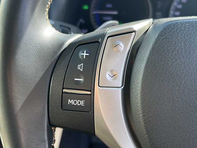 レクサス ＧＳ 450h Iパッケージ 香川県 2012(平24)年 5.7万km ソニックシルバー 登録時走行距離：56216km/純正ナビゲーション/【AM/FM/BT/フルセグ/CD/DVD】/バックカメラ/ブラインドスポットモニター/衝突被害軽減システム/車線逸脱防止支援システム/レーダークルーズコントロール/誤発進抑制制御機能/横滑り防止装置/ステアリングリモコン/ビルトインETC/シートヒーター/エアシート/パワーシート/純正17インチアルミホイール/純正フロアマット/LEDヘッドライト/フォグランプ/オートヘッドライト/スマートキー/プッシュスタート