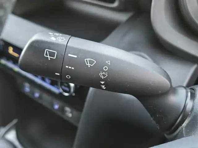 トヨタ ヤリスクロス ハイブリッド GRスポーツ 東京都 2023(令5)年 2.3万km ブラックマイカ 純正ディスプレイオーディオ/パノラミックビューモニター/ハーフレザーシート/シートヒーター/ステアリングヒーター/LEDヘッドライト/オートライト/スマートキー/Toyota Safety Sense/・プリクラッシュセーフティ/・レーントレーシングアシスト/・レーダークルーズコントロール/・オートマチックハイビーム/・ブラインドスポットモニター