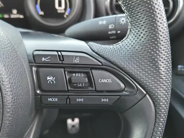 トヨタ ヤリスクロス ハイブリッド GRスポーツ 東京都 2023(令5)年 2.3万km ブラックマイカ 純正ディスプレイオーディオ/パノラミックビューモニター/ハーフレザーシート/シートヒーター/ステアリングヒーター/LEDヘッドライト/オートライト/スマートキー/Toyota Safety Sense/・プリクラッシュセーフティ/・レーントレーシングアシスト/・レーダークルーズコントロール/・オートマチックハイビーム/・ブラインドスポットモニター