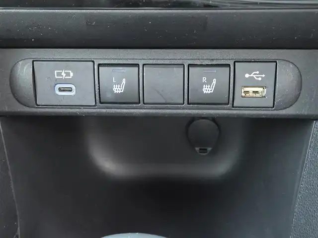 トヨタ ヤリスクロス ハイブリッド GRスポーツ 東京都 2023(令5)年 2.3万km ブラックマイカ 純正ディスプレイオーディオ/パノラミックビューモニター/ハーフレザーシート/シートヒーター/ステアリングヒーター/LEDヘッドライト/オートライト/スマートキー/Toyota Safety Sense/・プリクラッシュセーフティ/・レーントレーシングアシスト/・レーダークルーズコントロール/・オートマチックハイビーム/・ブラインドスポットモニター