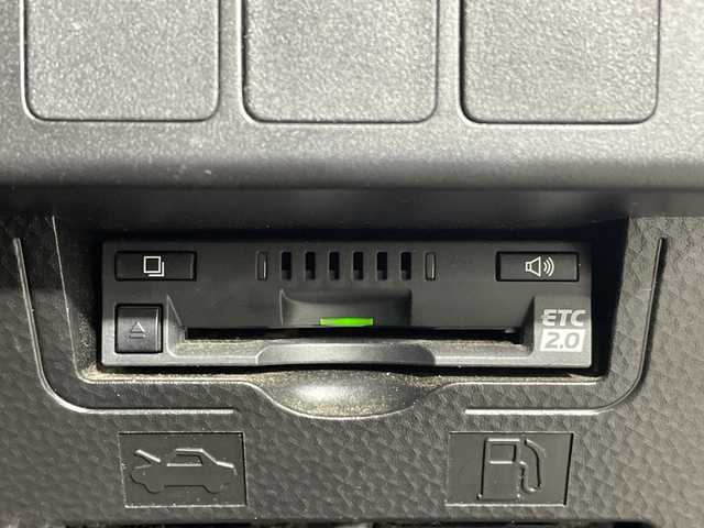 トヨタ ルーミー カスタムG－T 神奈川県 2017(平29)年 7.4万km ブラックマイカメタリック 純正9インチナビ/スマートアシスト2/衝突被害軽減システム/バックカメラ/クルーズコントロール/フリップダウンモニター/両側パワースライドドア/横滑り防止装置/ETC/アイドリングストップ/LEDヘッドライト/フォグランプ/オートライト/ウィンカーミラー/電動格納ミラー/純正15インチAW/シートリフター/プッシュスタート/スマートキー/フロアマット/衝突回避支援ブレーキ機能/衝突警報機能/車線逸脱警報機能/誤発進抑制制御機能/先行者発進お知らせ機能