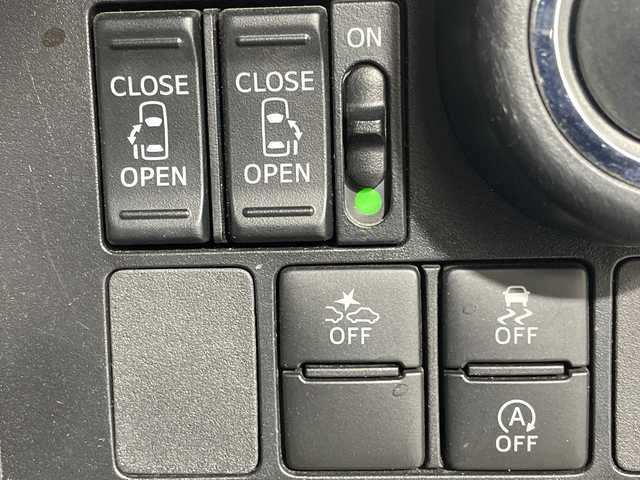 トヨタ ルーミー カスタムG－T 神奈川県 2017(平29)年 7.4万km ブラックマイカメタリック 純正9インチナビ/スマートアシスト2/衝突被害軽減システム/バックカメラ/クルーズコントロール/フリップダウンモニター/両側パワースライドドア/横滑り防止装置/ETC/アイドリングストップ/LEDヘッドライト/フォグランプ/オートライト/ウィンカーミラー/電動格納ミラー/純正15インチAW/シートリフター/プッシュスタート/スマートキー/フロアマット/衝突回避支援ブレーキ機能/衝突警報機能/車線逸脱警報機能/誤発進抑制制御機能/先行者発進お知らせ機能