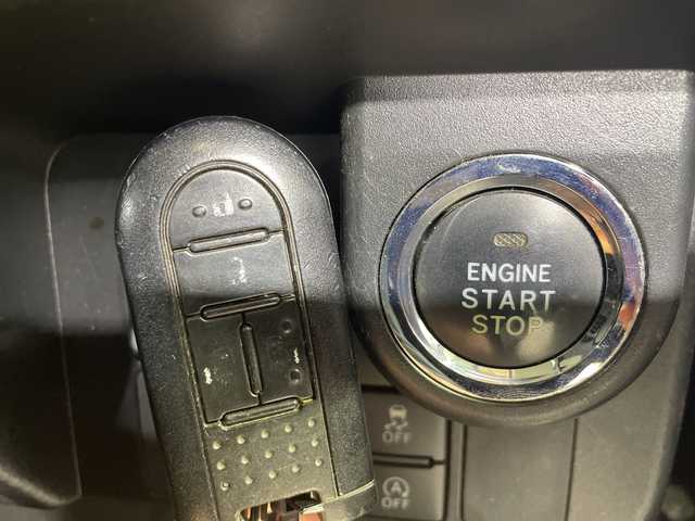 トヨタ ルーミー カスタムG－T 神奈川県 2017(平29)年 7.4万km ブラックマイカメタリック 純正9インチナビ/スマートアシスト2/衝突被害軽減システム/バックカメラ/クルーズコントロール/フリップダウンモニター/両側パワースライドドア/横滑り防止装置/ETC/アイドリングストップ/LEDヘッドライト/フォグランプ/オートライト/ウィンカーミラー/電動格納ミラー/純正15インチAW/シートリフター/プッシュスタート/スマートキー/フロアマット/衝突回避支援ブレーキ機能/衝突警報機能/車線逸脱警報機能/誤発進抑制制御機能/先行者発進お知らせ機能