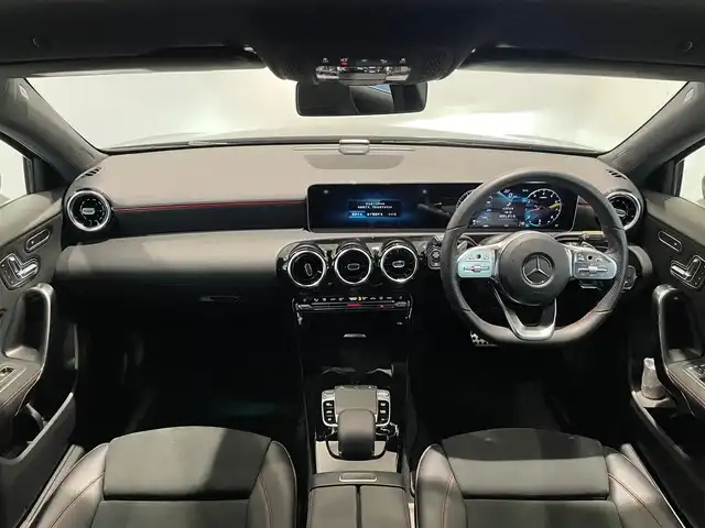 メルセデス・ベンツ Ａ１８０ スタイル AMGライン 愛知県 2018(平30)年 3.1万km マウンテングレー レーダーセーフティＰＫＧ　/ナビゲーションＰＫＧ　/ハーフレザー　/シートヒーター　/ＭＢＵＸ　/Ｂｌｕｅｔｏｏｔｈ　/フルセグＴＶ　/バックカメラ　/ＡＣＣ　/ＬＣＡ　/ＬＫＡ　/ＢＳＭ　/ワイヤレスチャージ　/ＥＴＣ２．０/プッシュスタート/アイドリングストップ/ウィンカーミラー