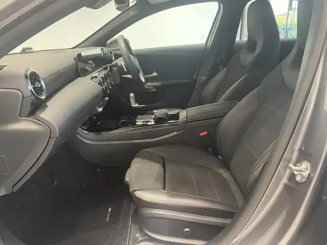 メルセデス・ベンツ Ａ１８０ スタイル AMGライン 愛知県 2018(平30)年 3.1万km マウンテングレー レーダーセーフティＰＫＧ　/ナビゲーションＰＫＧ　/ハーフレザー　/シートヒーター　/ＭＢＵＸ　/Ｂｌｕｅｔｏｏｔｈ　/フルセグＴＶ　/バックカメラ　/ＡＣＣ　/ＬＣＡ　/ＬＫＡ　/ＢＳＭ　/ワイヤレスチャージ　/ＥＴＣ２．０/プッシュスタート/アイドリングストップ/ウィンカーミラー