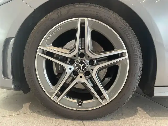 メルセデス・ベンツ Ａ１８０ スタイル AMGライン 愛知県 2018(平30)年 3.1万km マウンテングレー レーダーセーフティＰＫＧ　/ナビゲーションＰＫＧ　/ハーフレザー　/シートヒーター　/ＭＢＵＸ　/Ｂｌｕｅｔｏｏｔｈ　/フルセグＴＶ　/バックカメラ　/ＡＣＣ　/ＬＣＡ　/ＬＫＡ　/ＢＳＭ　/ワイヤレスチャージ　/ＥＴＣ２．０/プッシュスタート/アイドリングストップ/ウィンカーミラー