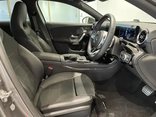 メルセデス・ベンツ Ａ１８０ スタイル AMGライン 愛知県 2018(平30)年 3.1万km マウンテングレー レーダーセーフティＰＫＧ　/ナビゲーションＰＫＧ　/ハーフレザー　/シートヒーター　/ＭＢＵＸ　/Ｂｌｕｅｔｏｏｔｈ　/フルセグＴＶ　/バックカメラ　/ＡＣＣ　/ＬＣＡ　/ＬＫＡ　/ＢＳＭ　/ワイヤレスチャージ　/ＥＴＣ２．０/プッシュスタート/アイドリングストップ/ウィンカーミラー