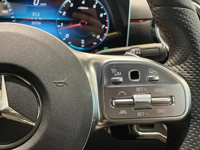 メルセデス・ベンツ Ａ１８０ スタイル AMGライン 愛知県 2018(平30)年 3.1万km マウンテングレー レーダーセーフティＰＫＧ　/ナビゲーションＰＫＧ　/ハーフレザー　/シートヒーター　/ＭＢＵＸ　/Ｂｌｕｅｔｏｏｔｈ　/フルセグＴＶ　/バックカメラ　/ＡＣＣ　/ＬＣＡ　/ＬＫＡ　/ＢＳＭ　/ワイヤレスチャージ　/ＥＴＣ２．０/プッシュスタート/アイドリングストップ/ウィンカーミラー
