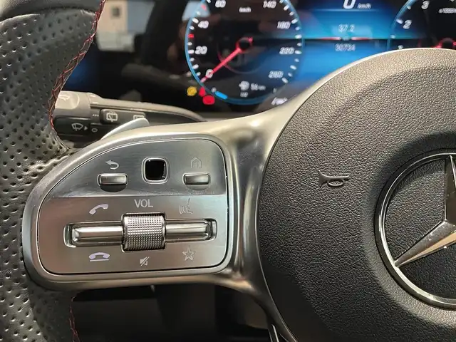 メルセデス・ベンツ Ａ１８０ スタイル AMGライン 愛知県 2018(平30)年 3.1万km マウンテングレー レーダーセーフティＰＫＧ　/ナビゲーションＰＫＧ　/ハーフレザー　/シートヒーター　/ＭＢＵＸ　/Ｂｌｕｅｔｏｏｔｈ　/フルセグＴＶ　/バックカメラ　/ＡＣＣ　/ＬＣＡ　/ＬＫＡ　/ＢＳＭ　/ワイヤレスチャージ　/ＥＴＣ２．０/プッシュスタート/アイドリングストップ/ウィンカーミラー