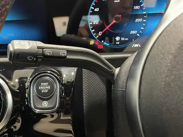 メルセデス・ベンツ Ａ１８０ スタイル AMGライン 愛知県 2018(平30)年 3.1万km マウンテングレー レーダーセーフティＰＫＧ　/ナビゲーションＰＫＧ　/ハーフレザー　/シートヒーター　/ＭＢＵＸ　/Ｂｌｕｅｔｏｏｔｈ　/フルセグＴＶ　/バックカメラ　/ＡＣＣ　/ＬＣＡ　/ＬＫＡ　/ＢＳＭ　/ワイヤレスチャージ　/ＥＴＣ２．０/プッシュスタート/アイドリングストップ/ウィンカーミラー