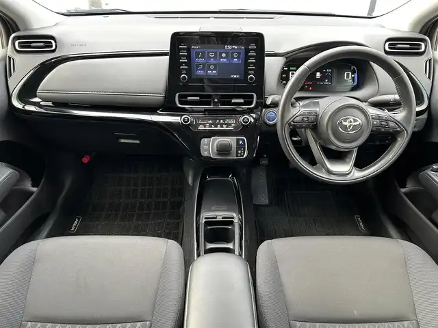 トヨタ アクア G 島根県 2021(令3)年 2.8万km シルバーM トヨタセーフティセンス/純正ディスプレイオーディオ/フルセグTV/Bluetooth/レーダークルーズコントロール/ステアリングスイッチ/前後ドライブレコーダー /LEDオートライト/オートマチックハイビーム /ビルトインETC/スマートキー/スペアキー /プッシュスタート /純正フロアマット/ドアバイザー/アルミホイール付きスタッドレス積み込み