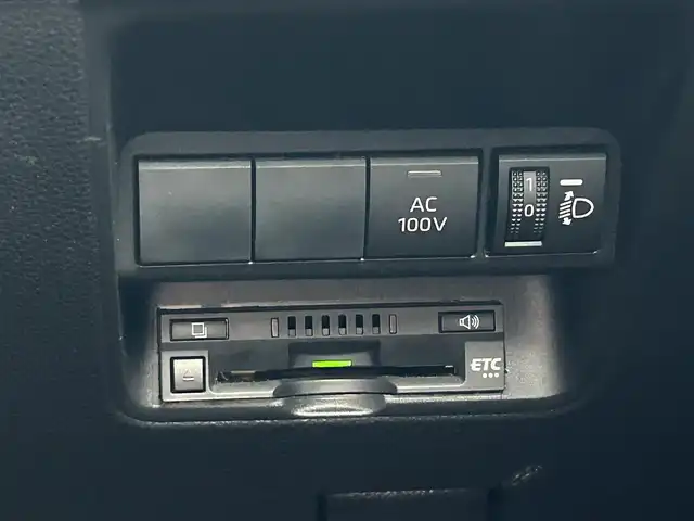 トヨタ アクア G 島根県 2021(令3)年 2.8万km シルバーM トヨタセーフティセンス/純正ディスプレイオーディオ/フルセグTV/Bluetooth/レーダークルーズコントロール/ステアリングスイッチ/前後ドライブレコーダー /LEDオートライト/オートマチックハイビーム /ビルトインETC/スマートキー/スペアキー /プッシュスタート /純正フロアマット/ドアバイザー/アルミホイール付きスタッドレス積み込み
