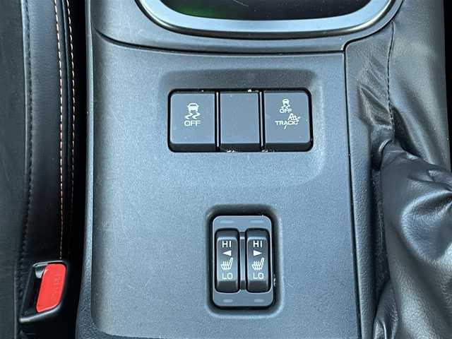 トヨタ ＧＲ８６ RZ 10thアニバーサリーLTD 道央・札幌 2023(令5)年 1.8万km フレイムオレンジ 登録時走行距離 17832km/ワンオーナー/6MT/純正ディーラーOP9インチナビ/(AM/FM/CD/DVD/BT)/フルセグTV/バックカメラ/クルーズコントロール/前席シートヒーター/ステアリングスイッチ/Wedssport18インチアルミホイール/HKSマフラー装着/純正マフラー積み込みあり/ホワイトホイール装着冬タイヤあり/(グッドイヤー2023年製・215/45R17)/LEDヘッドライト/電動格納ミラー/革巻きステアリング/プッシュスタート/室内灯LED/ドアバイザー/ロックナットあり/取説/保証書