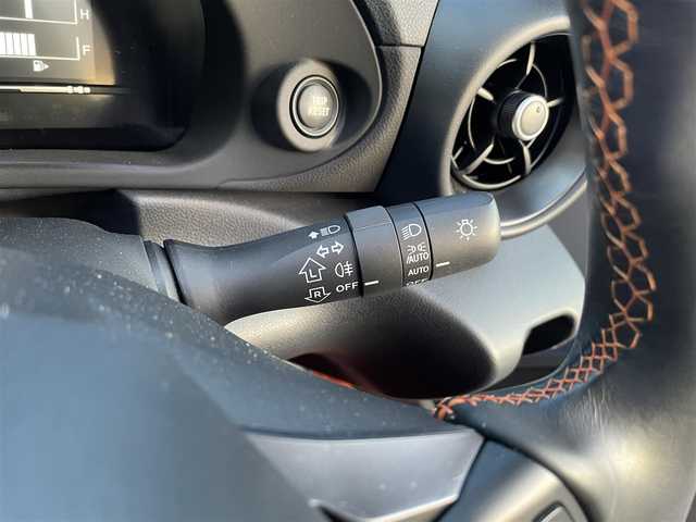 トヨタ ＧＲ８６ RZ 10thアニバーサリーLTD 道央・札幌 2023(令5)年 1.8万km フレイムオレンジ 登録時走行距離 17832km/ワンオーナー/6MT/純正ディーラーOP9インチナビ/(AM/FM/CD/DVD/BT)/フルセグTV/バックカメラ/クルーズコントロール/前席シートヒーター/ステアリングスイッチ/Wedssport18インチアルミホイール/HKSマフラー装着/純正マフラー積み込みあり/ホワイトホイール装着冬タイヤあり/(グッドイヤー2023年製・215/45R17)/LEDヘッドライト/電動格納ミラー/革巻きステアリング/プッシュスタート/室内灯LED/ドアバイザー/ロックナットあり/取説/保証書