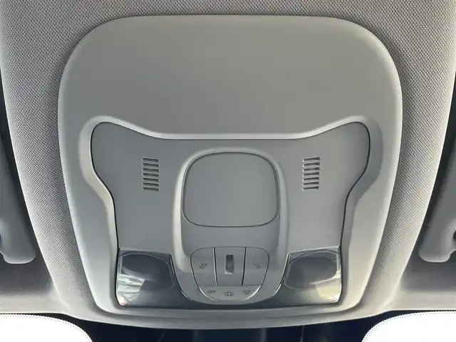 クライスラー・ジープ ジープ レネゲード リミテッド 福岡県 2018(平30)年 4.8万km アンヴィルクリアコート ワンオーナー/純正メーカーナビ/（Bluetooth対応/ワンセグ）/ブラインドスポットモニター/バックカメラ/電動リアゲート/前席パワーシート/クルーズコントロール/ルーフレール/ビルトインETC/レザーシート/純正アルミホイール/純正フロアマット/プッシュスタート/保証書/取扱説明書/スペアキー