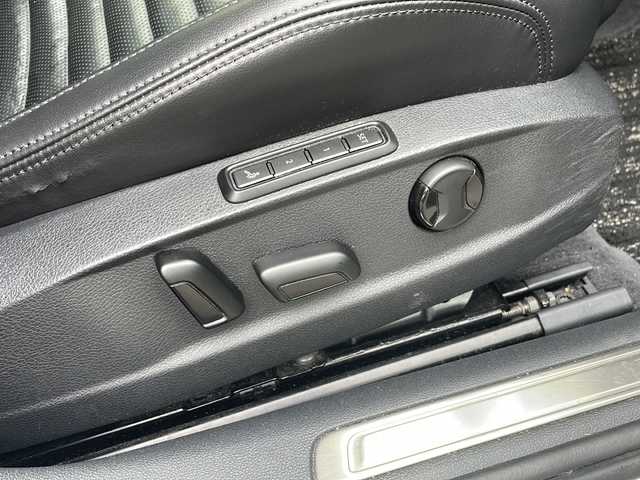フォルクスワーゲン パサート オールトラック TDI 4モーション アドバンス 福岡県 2018(平30)年 5.6万km オリックスホワイトパールエフェクト 純正メーカーナビ/（AM・FM/CD/DVD/ジュークボックス/Bluetooth/ワンセグTV）/アイドリングストップ/衝突被害軽減システム/横滑り防止装置/レーンキープアシスト/アラウンドビューバックモニター/クルーズコントロール（追従あり）/パワーシート（D.N）/シートメモリー（D）/シートクーラー（D.N）/ハンドルヒーター/パドルシフト/オートホールド/ルーフレール/オートライト/フォグランプ/LEDライト/プッシュスタート/ビルトETC/純正AW/電格ミラー/スペアキー×1