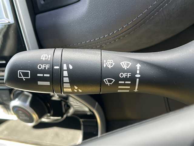 日産 セレナ e－パワー ハイウェイスター V 三重県 2019(令1)年 4.9万km ブリリアントホワイトパール 社外ナビ /両側パワースライドドア/BSM /ビルトインETC /前後ドライブレコーダー /クルーズコントロール /衝突軽減ブレーキ /LEDヘッドライト /オートライト /革巻きステアリング /ステアリングスイッチ /フロアマット /電動格納ミラー/禁煙車