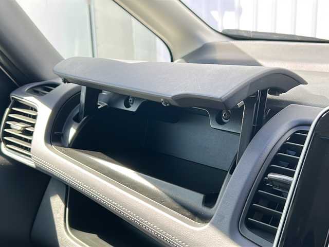 日産 セレナ e－パワー ハイウェイスター V 三重県 2019(令1)年 4.9万km ブリリアントホワイトパール 社外ナビ /両側パワースライドドア/BSM /ビルトインETC /前後ドライブレコーダー /クルーズコントロール /衝突軽減ブレーキ /LEDヘッドライト /オートライト /革巻きステアリング /ステアリングスイッチ /フロアマット /電動格納ミラー/禁煙車