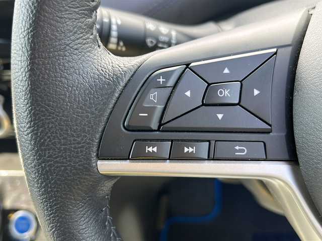 日産 セレナ e－パワー ハイウェイスター V 三重県 2019(令1)年 4.9万km ブリリアントホワイトパール 社外ナビ /両側パワースライドドア/BSM /ビルトインETC /前後ドライブレコーダー /クルーズコントロール /衝突軽減ブレーキ /LEDヘッドライト /オートライト /革巻きステアリング /ステアリングスイッチ /フロアマット /電動格納ミラー/禁煙車