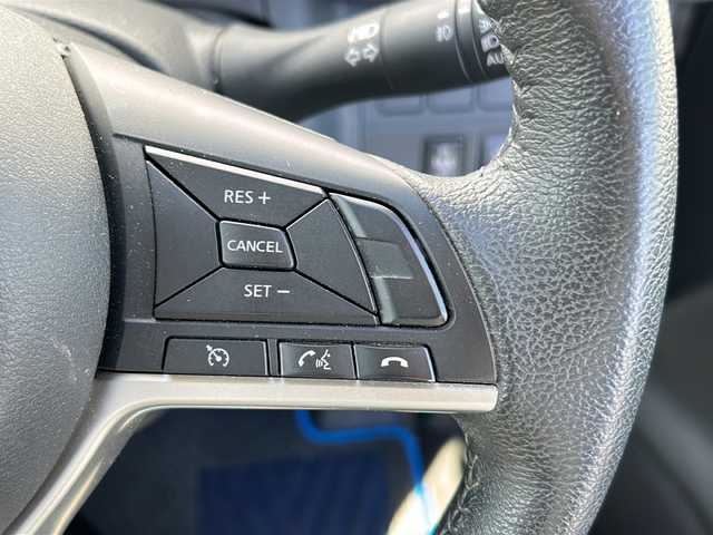 日産 セレナ e－パワー ハイウェイスター V 三重県 2019(令1)年 4.9万km ブリリアントホワイトパール 社外ナビ /両側パワースライドドア/BSM /ビルトインETC /前後ドライブレコーダー /クルーズコントロール /衝突軽減ブレーキ /LEDヘッドライト /オートライト /革巻きステアリング /ステアリングスイッチ /フロアマット /電動格納ミラー/禁煙車