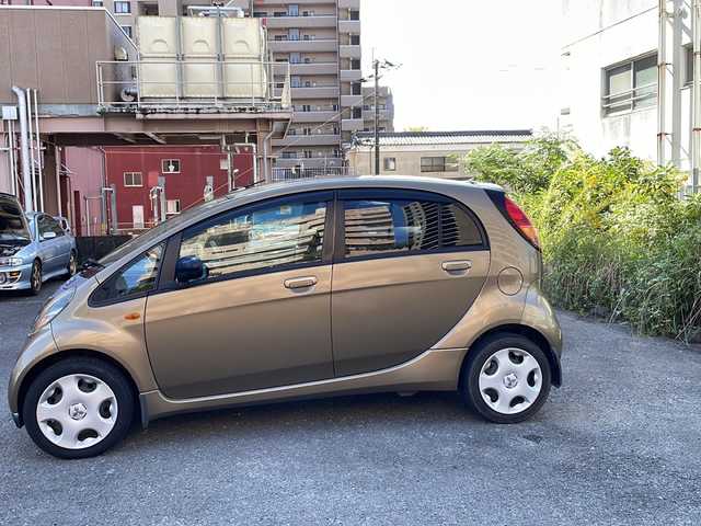 三菱 ｉ M 宮崎県 2006(平18)年 8.6万km ジンジャーブラウンメタリック ドアバイザー/電動格納ミラー/ＣＤチェンジャー/純正フロアマット/パワーウィンドウ/パワーステアリング/リモコンキー