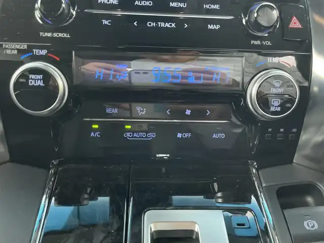 トヨタ アルファード S Cパッケージ 長野県 2020(令2)年 5.9万km ホワイトパールクリスタルシャイン 4WD/純正ナビ/・Bluetooth/TV/CD/DVD/バックカメラ/フリップダウンモニター/純正ETC/サンルーフ/オットマン/電動リアゲート/社外ドライブレコーダー前後/純正フロアマット/メモリパワーシート/レザーシート/前席シートヒーター/前席エアシート/両側パワースライド/純正１８インチAW/コーナーセンサー前後/LEDオートライト/オートマチックハイビーム/ステアリングヒーター/ドアバイザー/スペアキー１本/クルーズコントロール追走あり/取り扱い説明書/保証書