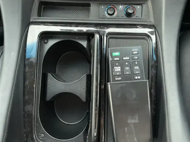 トヨタ アルファード S Cパッケージ 長野県 2020(令2)年 5.9万km ホワイトパールクリスタルシャイン 4WD/純正ナビ/・Bluetooth/TV/CD/DVD/バックカメラ/フリップダウンモニター/純正ETC/サンルーフ/オットマン/電動リアゲート/社外ドライブレコーダー前後/純正フロアマット/メモリパワーシート/レザーシート/前席シートヒーター/前席エアシート/両側パワースライド/純正１８インチAW/コーナーセンサー前後/LEDオートライト/オートマチックハイビーム/ステアリングヒーター/ドアバイザー/スペアキー１本/クルーズコントロール追走あり/取り扱い説明書/保証書