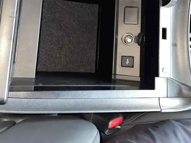 トヨタ アルファード S Cパッケージ 長野県 2020(令2)年 5.9万km ホワイトパールクリスタルシャイン 4WD/純正ナビ/・Bluetooth/TV/CD/DVD/バックカメラ/フリップダウンモニター/純正ETC/サンルーフ/オットマン/電動リアゲート/社外ドライブレコーダー前後/純正フロアマット/メモリパワーシート/レザーシート/前席シートヒーター/前席エアシート/両側パワースライド/純正１８インチAW/コーナーセンサー前後/LEDオートライト/オートマチックハイビーム/ステアリングヒーター/ドアバイザー/スペアキー１本/クルーズコントロール追走あり/取り扱い説明書/保証書