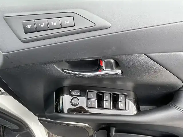 トヨタ アルファード S Cパッケージ 長野県 2020(令2)年 5.9万km ホワイトパールクリスタルシャイン 4WD/純正ナビ/・Bluetooth/TV/CD/DVD/バックカメラ/フリップダウンモニター/純正ETC/サンルーフ/オットマン/電動リアゲート/社外ドライブレコーダー前後/純正フロアマット/メモリパワーシート/レザーシート/前席シートヒーター/前席エアシート/両側パワースライド/純正１８インチAW/コーナーセンサー前後/LEDオートライト/オートマチックハイビーム/ステアリングヒーター/ドアバイザー/スペアキー１本/クルーズコントロール追走あり/取り扱い説明書/保証書