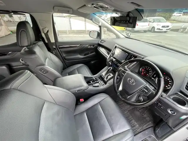 トヨタ アルファード S Cパッケージ 長野県 2020(令2)年 5.9万km ホワイトパールクリスタルシャイン 4WD/純正ナビ/・Bluetooth/TV/CD/DVD/バックカメラ/フリップダウンモニター/純正ETC/サンルーフ/オットマン/電動リアゲート/社外ドライブレコーダー前後/純正フロアマット/メモリパワーシート/レザーシート/前席シートヒーター/前席エアシート/両側パワースライド/純正１８インチAW/コーナーセンサー前後/LEDオートライト/オートマチックハイビーム/ステアリングヒーター/ドアバイザー/スペアキー１本/クルーズコントロール追走あり/取り扱い説明書/保証書