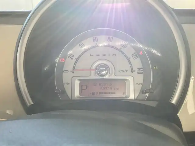 スズキ ラパン X 愛知県 2013(平25)年 7万km アロマティックアクアメタリック/スペリアホワイト ユーザー買取　/スマートキー　/アイドリングストップ　/電動格納ミラー　/社外SDDナビ　/ワンセグ　/ヘッドライトレベライザー　/純正アルミ　/フロアマット　/ツートンカラー　/シートリフター　/ＩＳＯＦＩＸ　/ＤＶＤ視聴