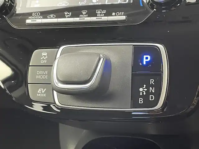 トヨタ アクア G 富山県 2022(令4)年 5.1万km プラチナホワイトパールマイカ 純正ナビ（bluetooth）/バックカメラ/前後コーナーセンサー/ビルトインETC/社外ドライブレコーダー（前）/ACC/PCS（プリクラッシュ）/LTA（レーンキープ）/先行車発進告知/アクセサリーコンセント（AC100V）/スマートキー/プッシュスタート/オートライト/LED/DRIVE MODE切替（POWER+、ECO）/EVモード/横滑防止装置/取説