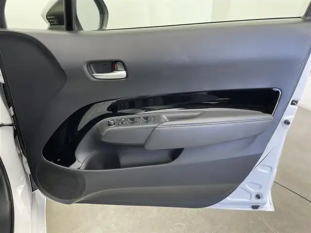 トヨタ アクア G 富山県 2022(令4)年 5.1万km プラチナホワイトパールマイカ 純正ナビ（bluetooth）/バックカメラ/前後コーナーセンサー/ビルトインETC/社外ドライブレコーダー（前）/ACC/PCS（プリクラッシュ）/LTA（レーンキープ）/先行車発進告知/アクセサリーコンセント（AC100V）/スマートキー/プッシュスタート/オートライト/LED/DRIVE MODE切替（POWER+、ECO）/EVモード/横滑防止装置/取説