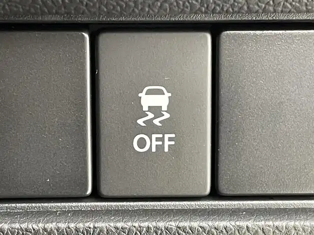 スズキ スイフト スポーツ ZC33S ファイナルED 群馬県 2025(令7)年 0.1千km ピュアホワイトパール/ブラック2トーンルーフ 登録済未使用車：登録時走行距離12km/特別仕様車【ZC33S Final Edition】/・専用装備/（専用エクステリア　フロントグリル/LEDフロントフォグランプ　フォグランプベゼル/17インチアルミホイール/ブレーキキャリパー【レッド】/Cピラーデカール/エンブレム）/・ヒートグラデーション加飾/ツートーンルーフ/＝＝＝＝＝＝＝＝/特別仕様車　登録済未使用車　１７インチアルミ　キャリパー　ヒートグラデーション加飾　ツートーンルーフ　デュアルカメラブレーキサポート　追従クルーズコントロール　シートヒーター　スマートキー　６ＭＴ/オーディオレス　欠穴