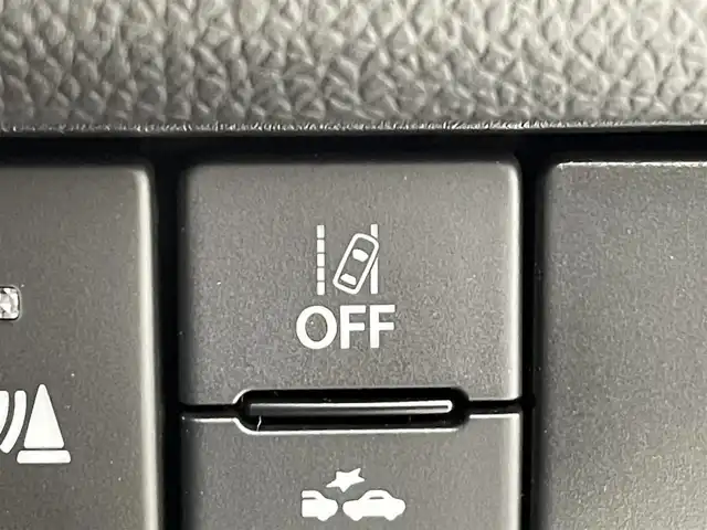 スズキ スイフト スポーツ ZC33S ファイナルED 群馬県 2025(令7)年 0.1千km ピュアホワイトパール/ブラック2トーンルーフ 登録済未使用車：登録時走行距離12km/特別仕様車【ZC33S Final Edition】/・専用装備/（専用エクステリア　フロントグリル/LEDフロントフォグランプ　フォグランプベゼル/17インチアルミホイール/ブレーキキャリパー【レッド】/Cピラーデカール/エンブレム）/・ヒートグラデーション加飾/ツートーンルーフ/＝＝＝＝＝＝＝＝/特別仕様車　登録済未使用車　１７インチアルミ　キャリパー　ヒートグラデーション加飾　ツートーンルーフ　デュアルカメラブレーキサポート　追従クルーズコントロール　シートヒーター　スマートキー　６ＭＴ/オーディオレス　欠穴