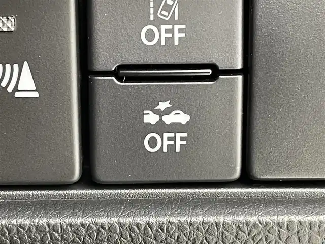 スズキ スイフト スポーツ ZC33S ファイナルED 群馬県 2025(令7)年 0.1千km ピュアホワイトパール/ブラック2トーンルーフ 登録済未使用車：登録時走行距離12km/特別仕様車【ZC33S Final Edition】/・専用装備/（専用エクステリア　フロントグリル/LEDフロントフォグランプ　フォグランプベゼル/17インチアルミホイール/ブレーキキャリパー【レッド】/Cピラーデカール/エンブレム）/・ヒートグラデーション加飾/ツートーンルーフ/＝＝＝＝＝＝＝＝/特別仕様車　登録済未使用車　１７インチアルミ　キャリパー　ヒートグラデーション加飾　ツートーンルーフ　デュアルカメラブレーキサポート　追従クルーズコントロール　シートヒーター　スマートキー　６ＭＴ/オーディオレス　欠穴