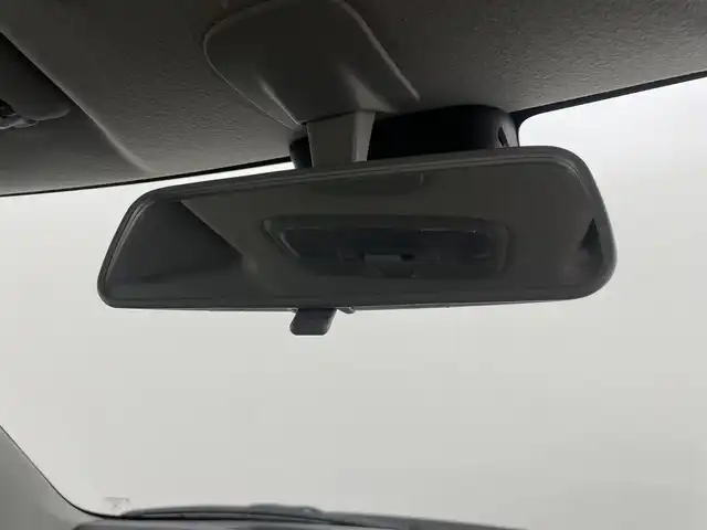 スズキ スイフト スポーツ ZC33S ファイナルED 群馬県 2025(令7)年 0.1千km ピュアホワイトパール/ブラック2トーンルーフ 登録済未使用車：登録時走行距離12km/特別仕様車【ZC33S Final Edition】/・専用装備/（専用エクステリア　フロントグリル/LEDフロントフォグランプ　フォグランプベゼル/17インチアルミホイール/ブレーキキャリパー【レッド】/Cピラーデカール/エンブレム）/・ヒートグラデーション加飾/ツートーンルーフ/＝＝＝＝＝＝＝＝/特別仕様車　登録済未使用車　１７インチアルミ　キャリパー　ヒートグラデーション加飾　ツートーンルーフ　デュアルカメラブレーキサポート　追従クルーズコントロール　シートヒーター　スマートキー　６ＭＴ/オーディオレス　欠穴